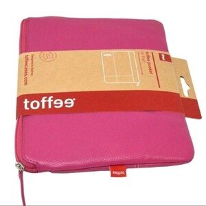Toffee Pebble Grain Leather Ipad Pocket/Sleeve, Pink Fuchsia, Zip Around NEW